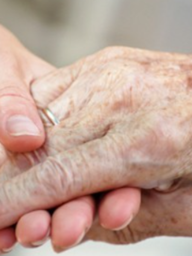 8 Common skin conditions that affect older adults
